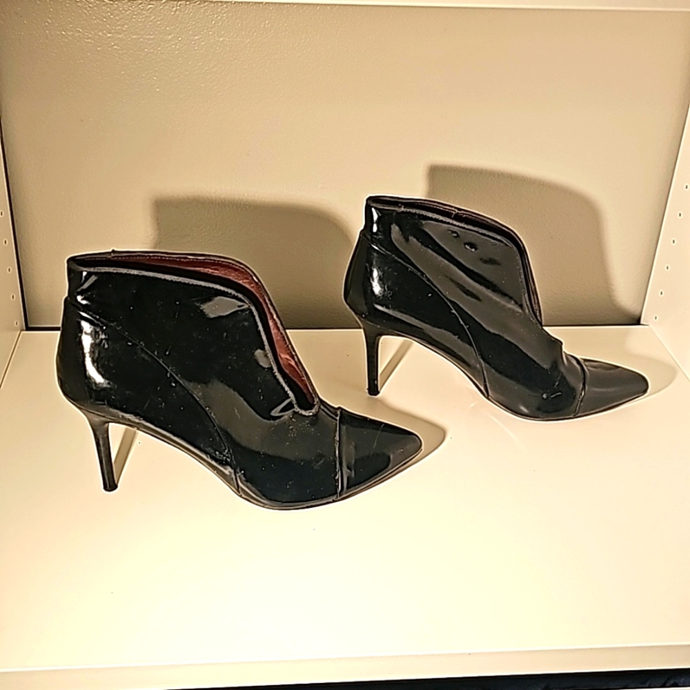 Report heels 8.5
